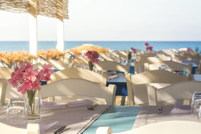 Imagen del bar/restaurante del Hotel Oleandri Resort. Foto 5