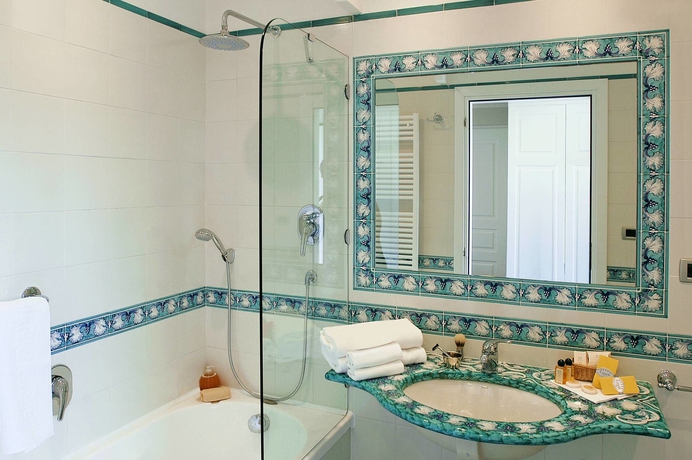 Imagen de la habitación del Hotel Oleandri Resort. Foto 10