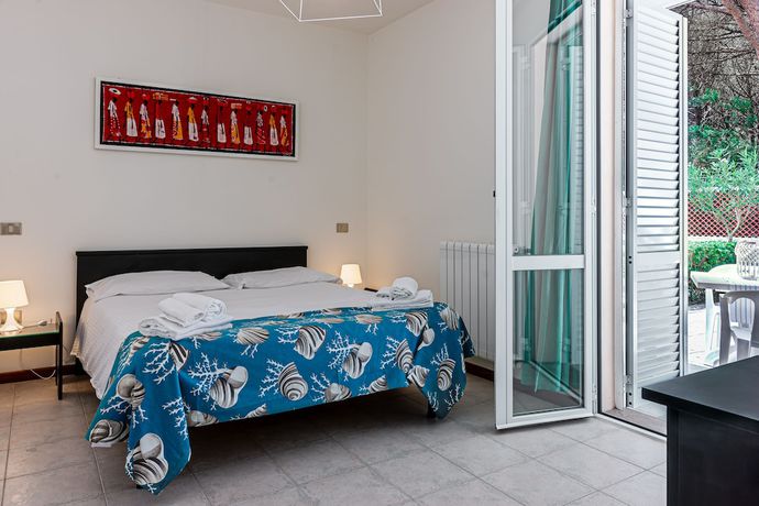 Imagen de la habitación del Hotel Oleandri Suite. Foto 9