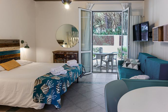 Imagen de la habitación del Hotel Oleandri Suite. Foto 11