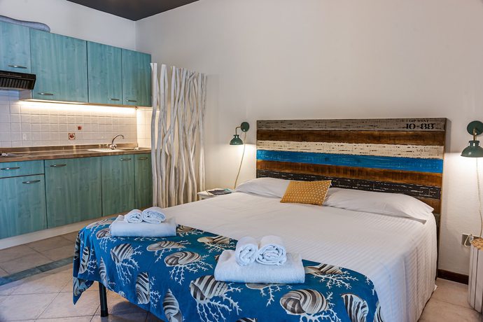 Imagen de la habitación del Hotel Oleandri Suite. Foto 14