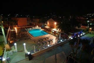 Imagen de la piscina del Hotel Olga's Hotel and Pool. Foto 9