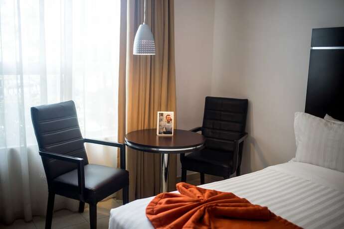 Imagen general del Hotel Oliba. Foto 4