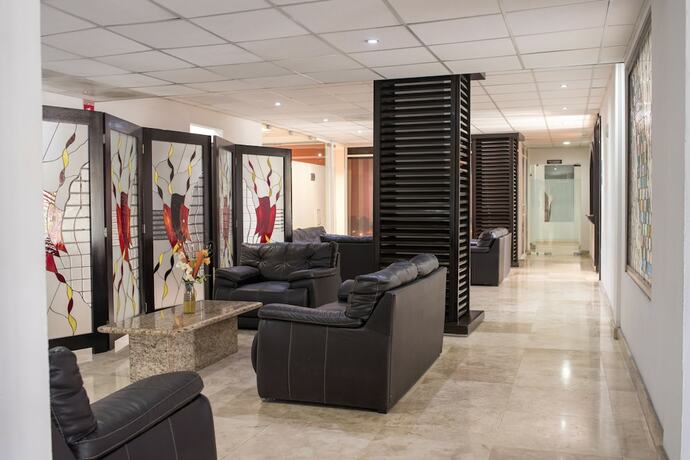 Imagen general del Hotel Oliba. Foto 6