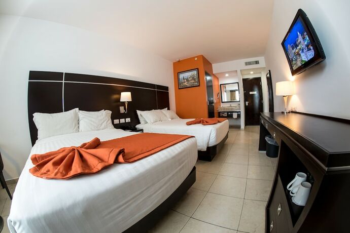 Imagen de la habitación del Hotel Oliba. Foto 17