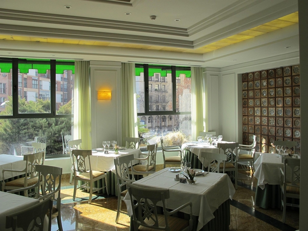 Imagen del bar/restaurante del Hotel Olid. Foto 4