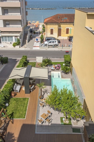 Imagen de la piscina del Hotel Olimpia, Bellaria-Igea Marina. Foto 13