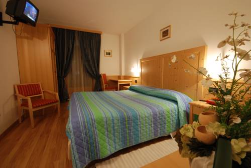 Imagen de la habitación del Hotel Olimpia, Bormio. Foto 4