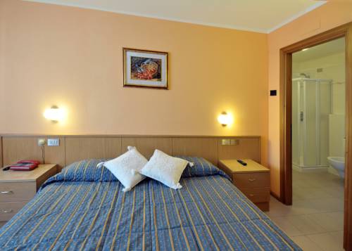 Imagen de la habitación del Hotel Olimpia, Bormio. Foto 11