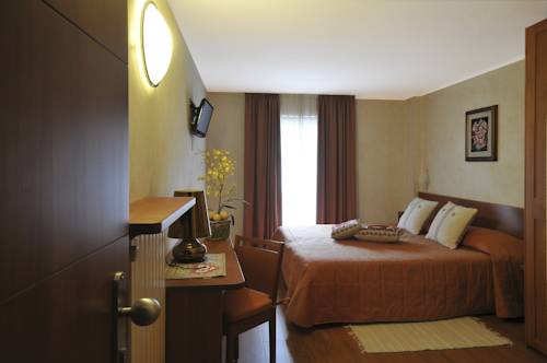 Imagen de la habitación del Hotel Olimpia, Bormio. Foto 13