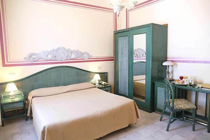 Imagen de la habitación del Hotel Olimpia, Forte de Marmi. Foto 9