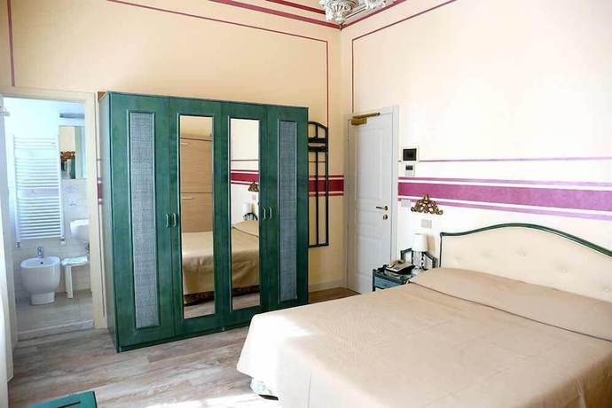 Imagen de la habitación del Hotel Olimpia, Forte de Marmi. Foto 10