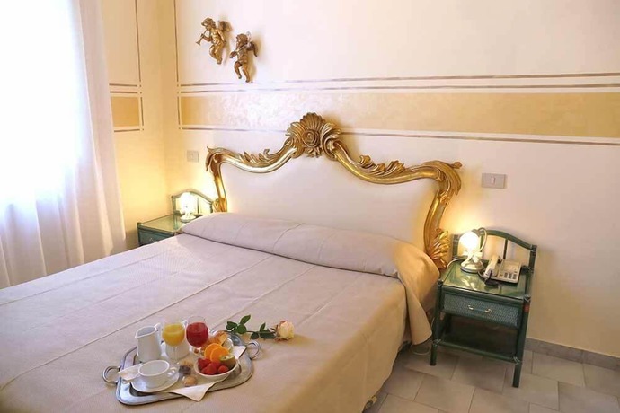 Imagen de la habitación del Hotel Olimpia, Forte de Marmi. Foto 13