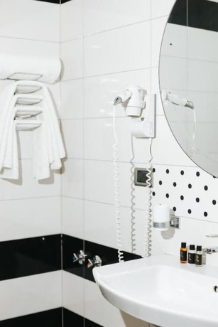 Imagen general del Hotel Olimpic, Tirana. Foto 4