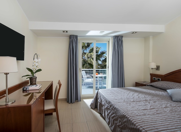 Imagen de la habitación del Hotel Olimpico. Foto 10