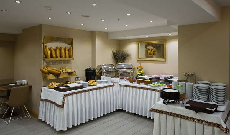 Imagen del bar/restaurante del Hotel Olimpiyat. Foto 4