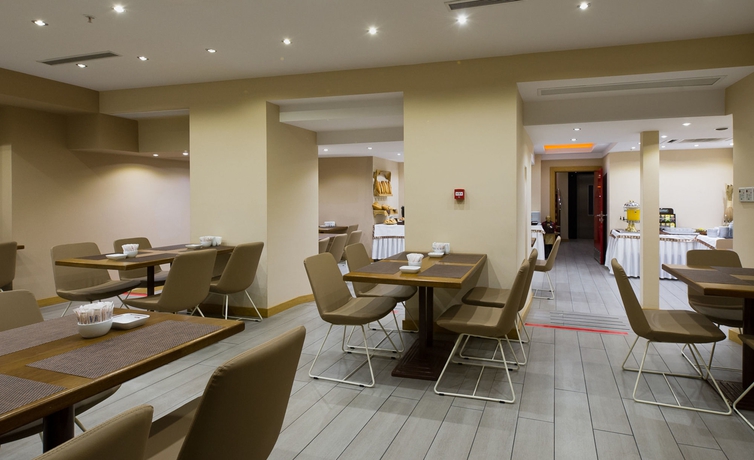 Imagen del bar/restaurante del Hotel Olimpiyat. Foto 5