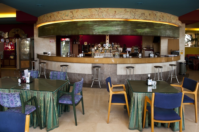 Imagen del bar/restaurante del Hotel Olimpo. Foto 6