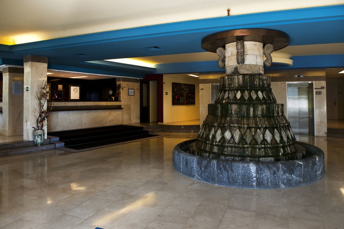 Imagen de los interiores del Hotel Olimpo. Foto 15