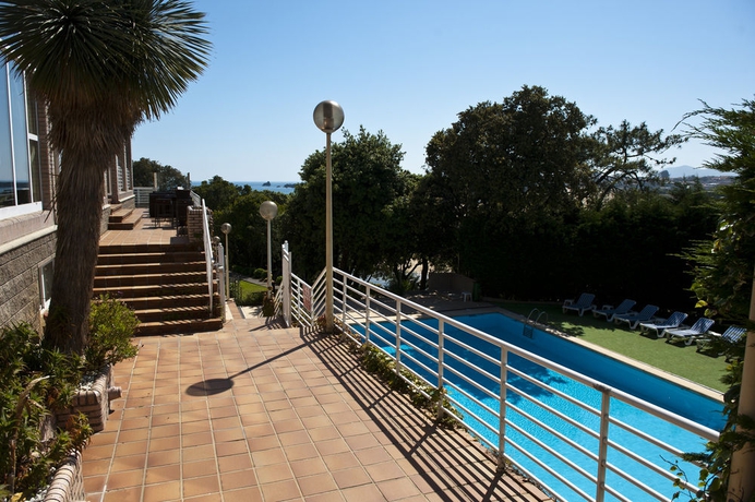 Imagen de la piscina del Hotel Olimpo. Foto 16