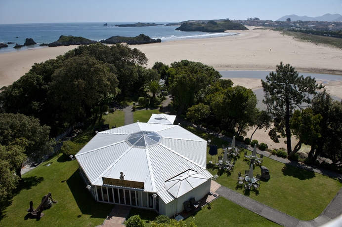 Imagen de los exteriores del Hotel Olimpo. Foto 12