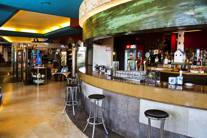 Imagen del bar/restaurante del Hotel Olimpo. Foto 7