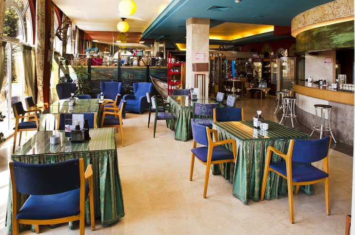 Imagen del bar/restaurante del Hotel Olimpo. Foto 8