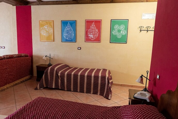 Imagen de la habitación del Hotel Olimpo Sila. Foto 13