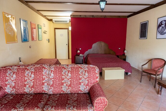 Imagen de la habitación del Hotel Olimpo Sila. Foto 17
