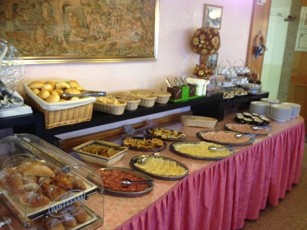 Imagen del bar/restaurante del Hotel Olisamir. Foto 2