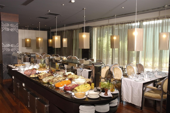 Imagen del bar/restaurante del Hotel Olissippo Oriente. Foto 4