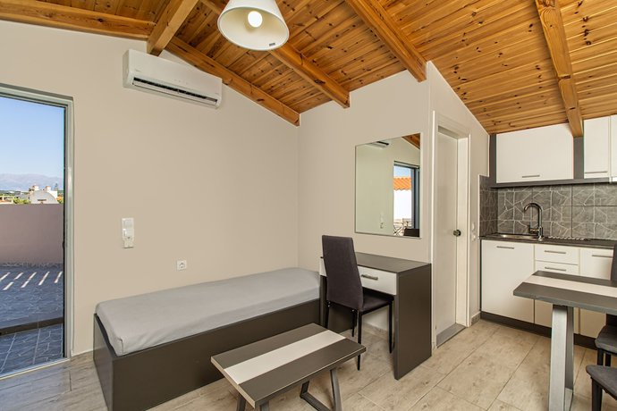 Imagen de la habitación del Hotel Oliva, Platanias. Foto 13
