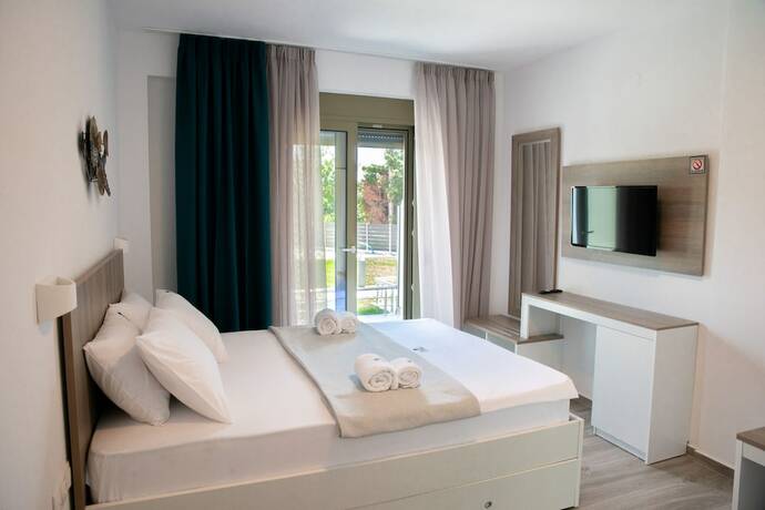 Imagen de la habitación del Hotel Oliva Suites, Sitonia. Foto 17
