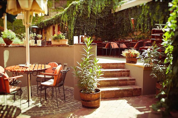 Imagen del bar/restaurante del Hotel Oliva, Veszprem. Foto 5