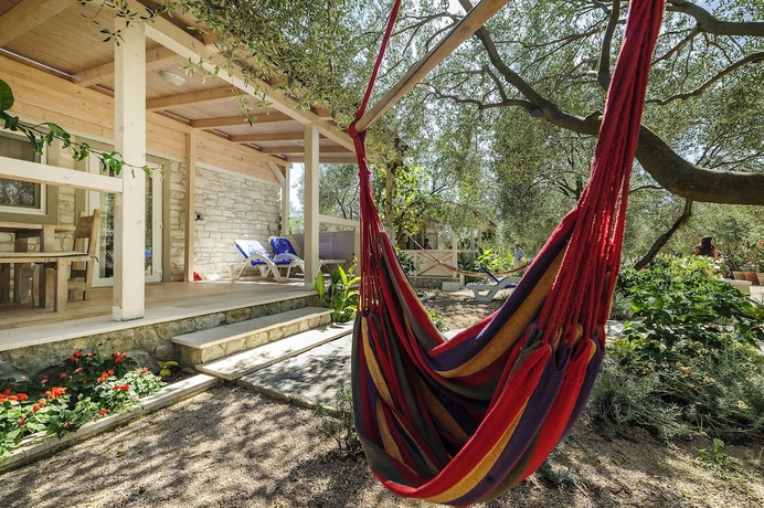 Imagen de los exteriores del Hotel Olive Garden Camp Resort. Foto 12