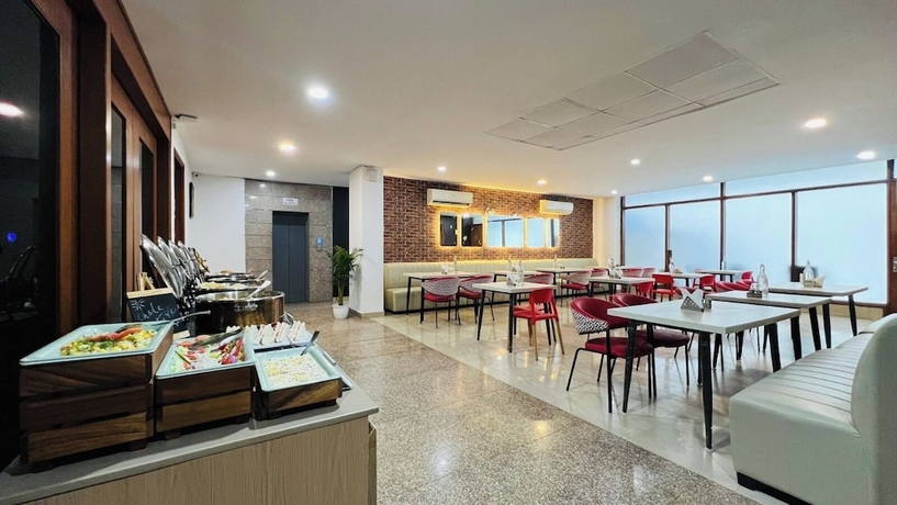 Imagen del bar/restaurante del Hotel Olive Medanta. Foto 3