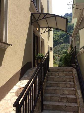 Imagen general del Hotel Olive Terrace Apartments 3 Rafailovici. Foto 4