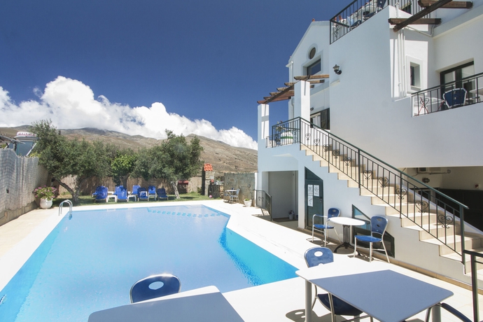 Imagen de la piscina del Hotel Olive Tree Apartments. Foto 14