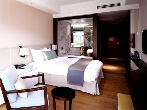 Imagen de la habitación del Hotel OliveBay. Foto 18