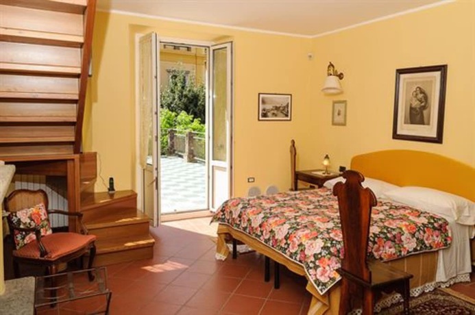 Imagen de la habitación del Hotel Olivedo. Foto 8