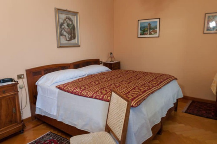 Imagen de la habitación del Hotel Olivedo. Foto 13