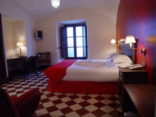 Imagen de la habitación del Hotel Olivenza Palacio. Foto 13