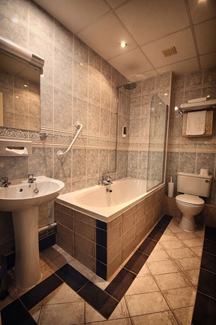 Imagen de la habitación del Hotel Oliver Cromwell. Foto 17