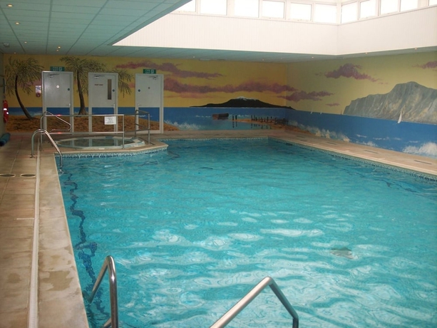 Imagen de la piscina del Hotel Oliver Cromwell. Foto 19