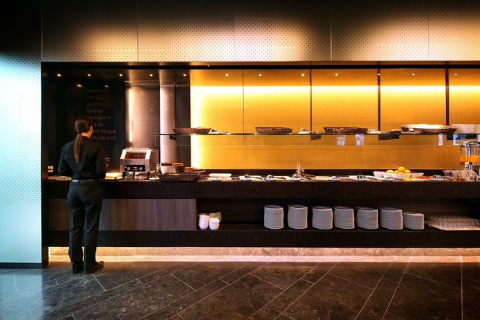 Imagen del bar/restaurante del Hotel Olivia Balmes. Foto 2