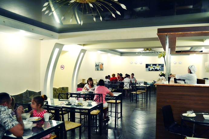 Imagen del bar/restaurante del Hotel Olivia Vityazevo. Foto 3