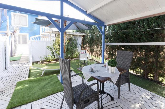 Imagen de los exteriores del Hotel Oliwood Beach. Foto 14