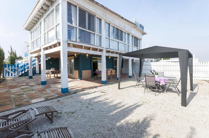 Imagen de los exteriores del Hotel Oliwood Beach. Foto 15