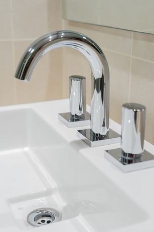 Imagen de la habitación del Hotel Olmos Suites. Foto 5