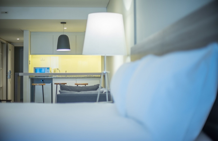 Imagen de la habitación del Hotel Olmos Suites. Foto 11